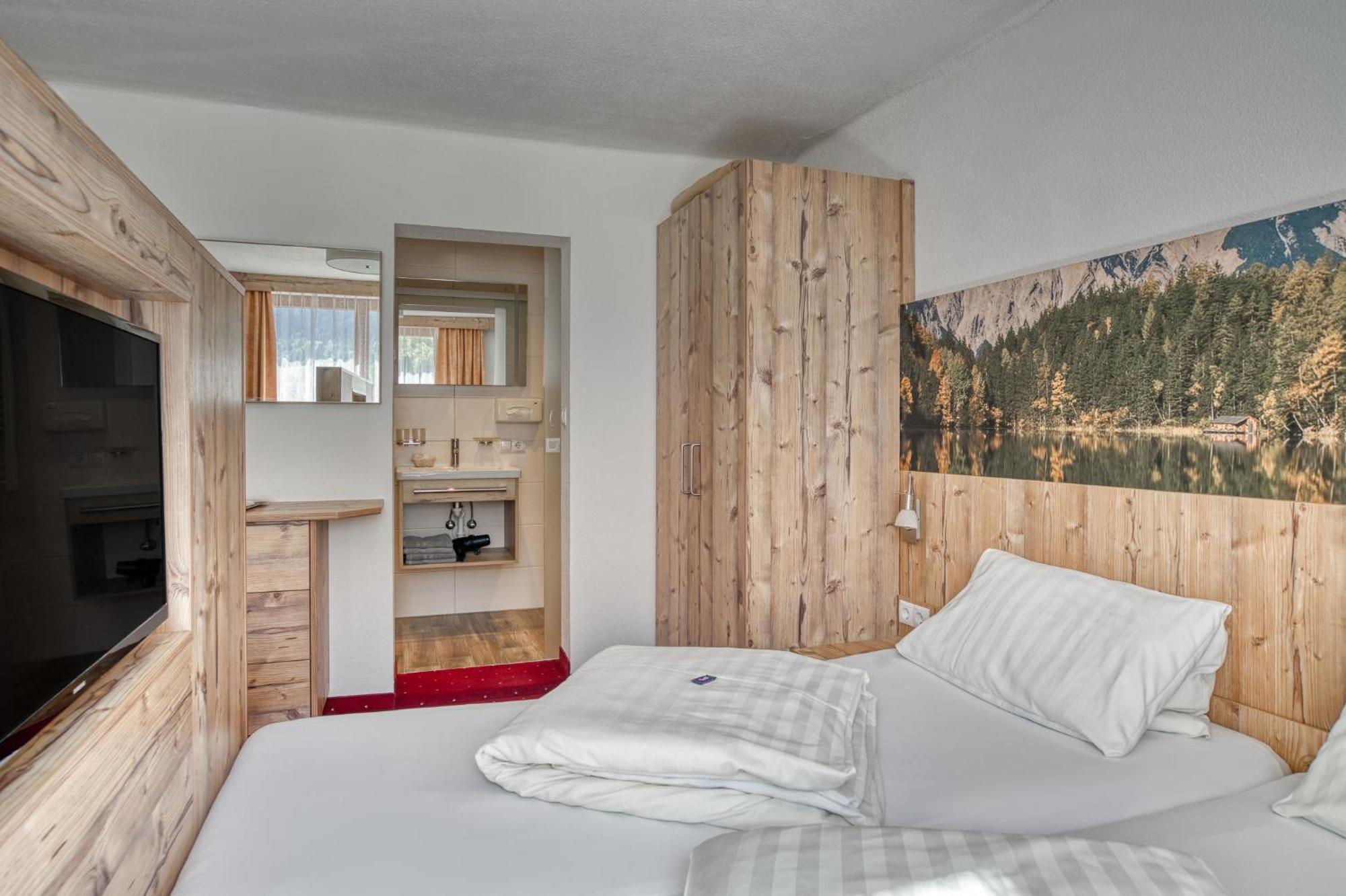 Jägerhof Hotel 3*
