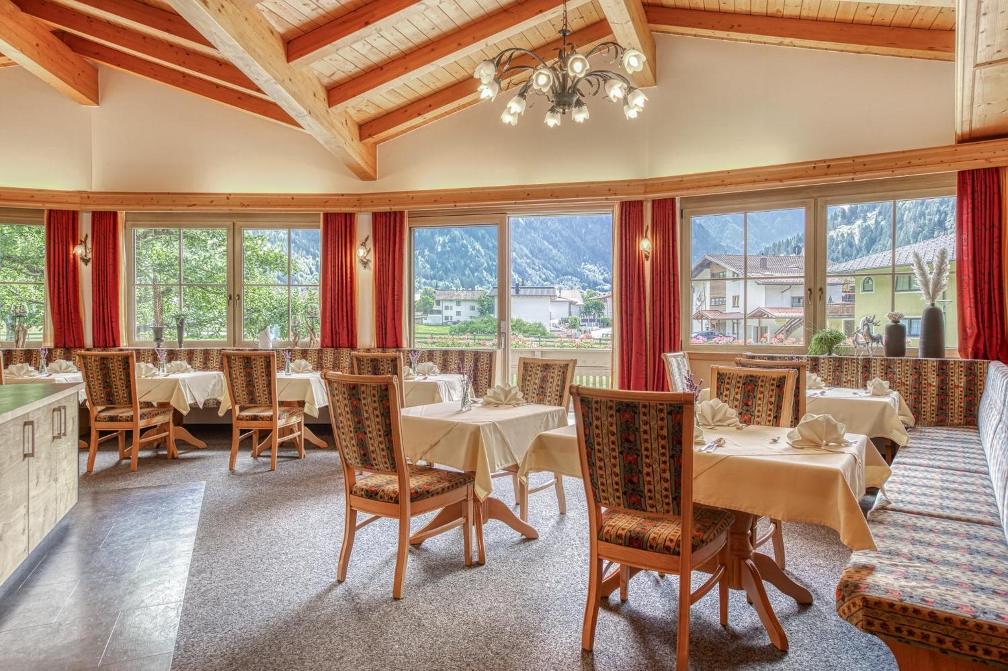 Hotel Jaegerhof 3*